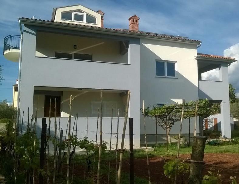 Apartments Villa Ulivo - Apartment Sol Fažana Buitenkant foto